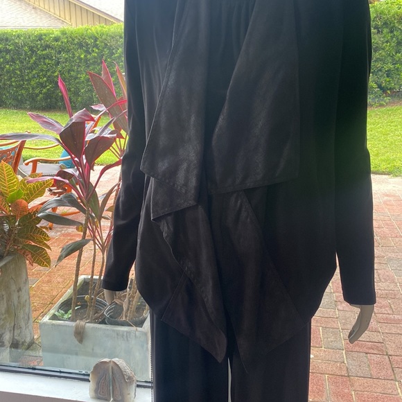 Cabi black fitted jacket with draping lapel. - Picture 4 of 5